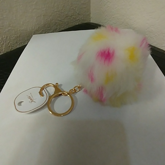 PomPom Key Chain - Picture 5 of 8